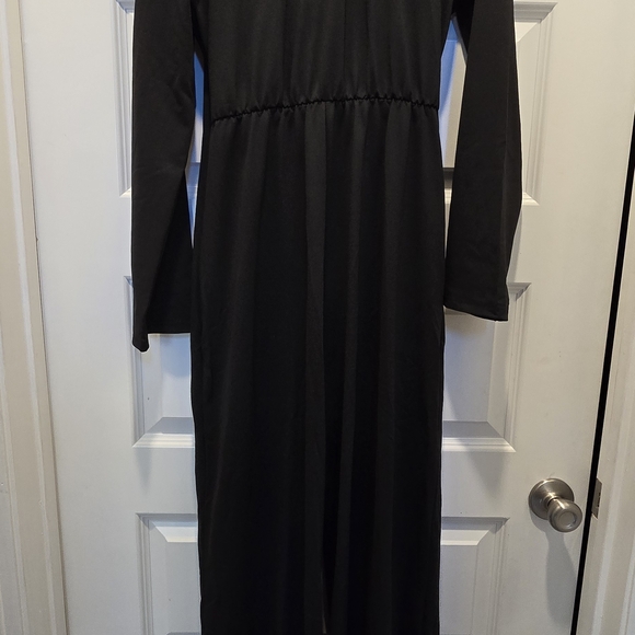 Elegant Black Women's Jumpsuit - Picture 9 of 16